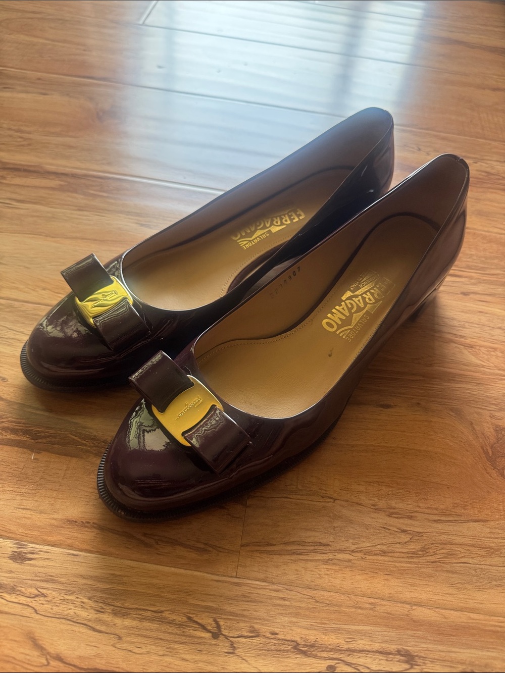Salvatore Ferragamo Patent Leather Vara Bow Flats - Deep Plum